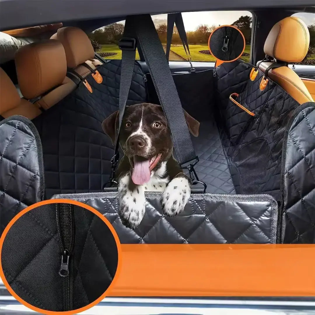 Cane che viaggia comodo e sicuro grazie al coprisedile auto per cani