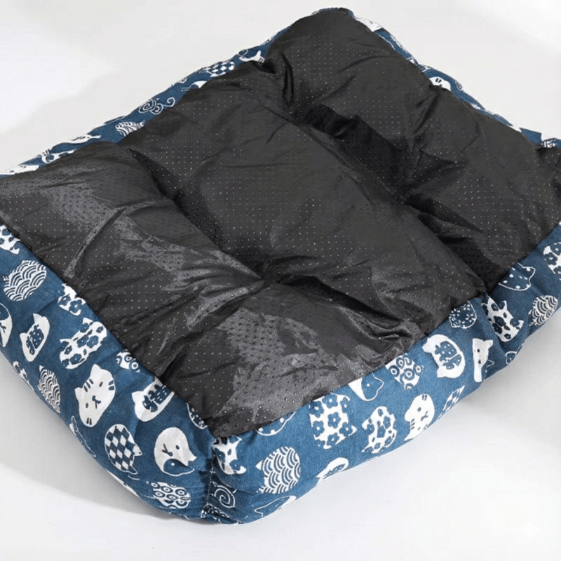 Divanetto per cani vista della parte di sotto antiscivolo