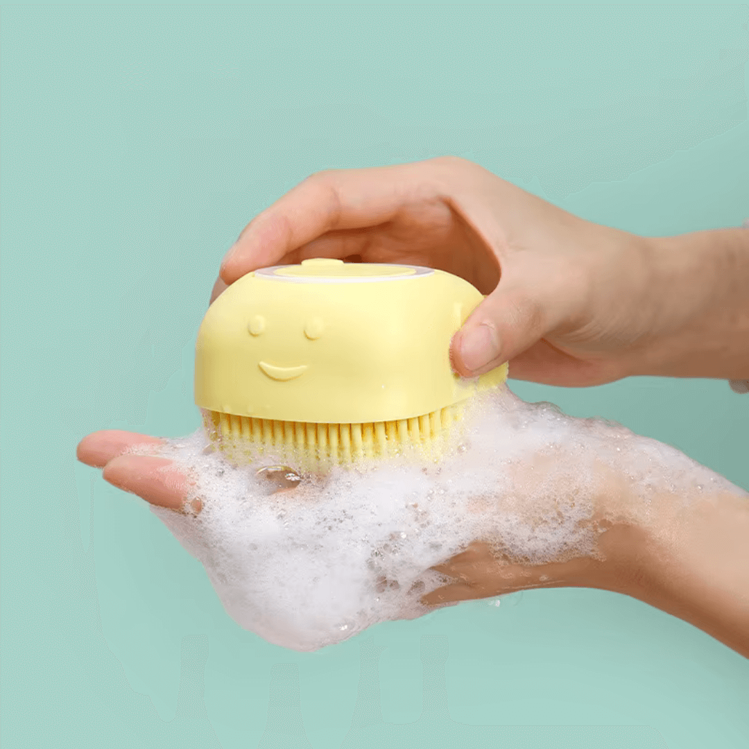 Spazzola per lavare i cani in silicone con dispenser shampoo